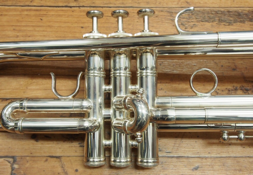 売約済】 中古B♭トランペット Benge Burbank ラッカー #38xx