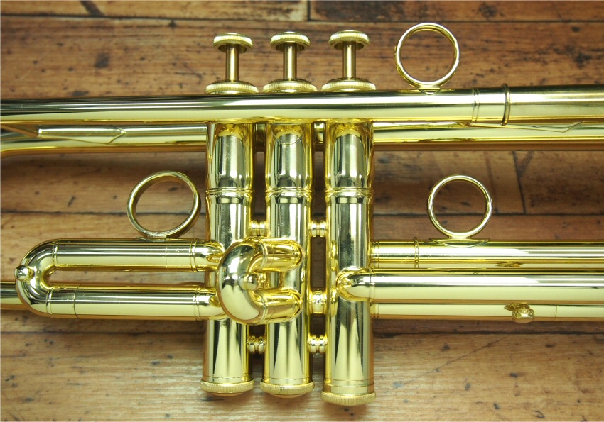 ZORRO（ゾロ） ”C-line” トランペット ラッカーモデル Queen Brass